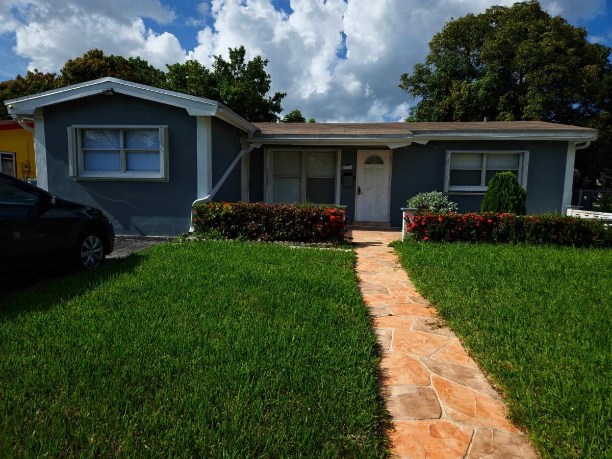 The Vacay Inn Lauderdale Lakes Exterior photo